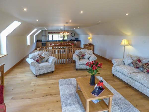Brynhir Farm Villa Llandrindod Wells Exteriör bild